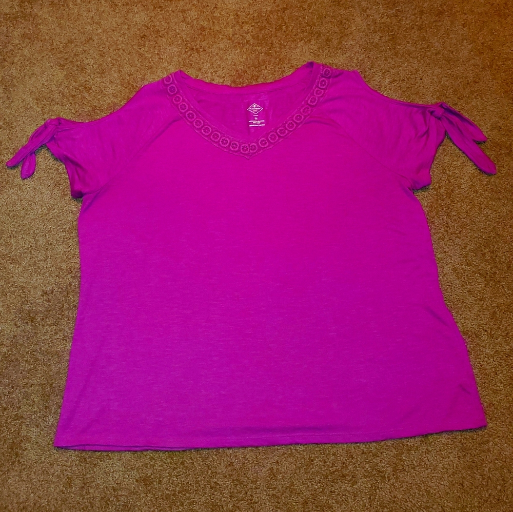 Cold shoulder top